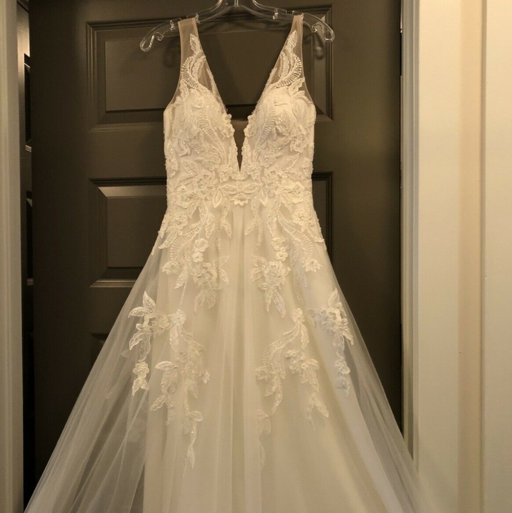 Stunning Sweetheart Brand Wedding Gown-style 11006